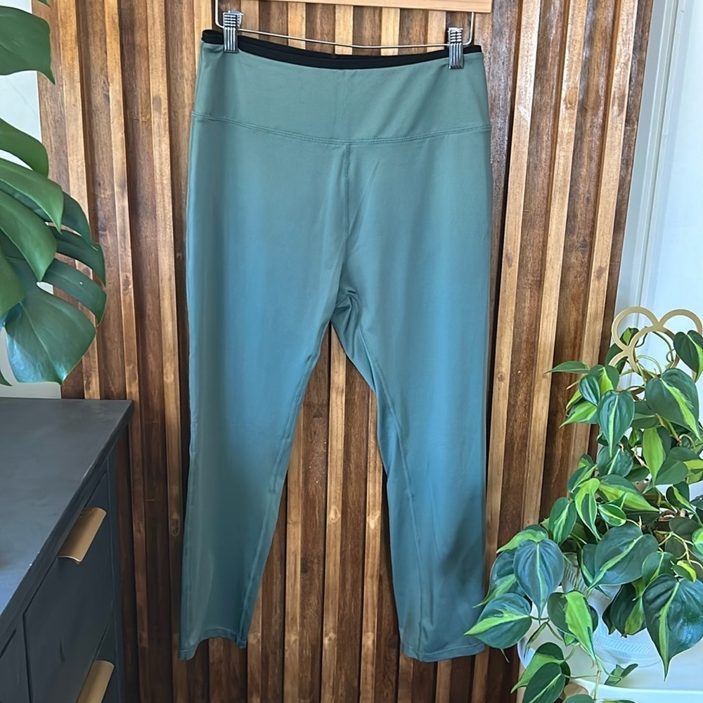 REEBOOK Ankle High Rise Legging. Size XL